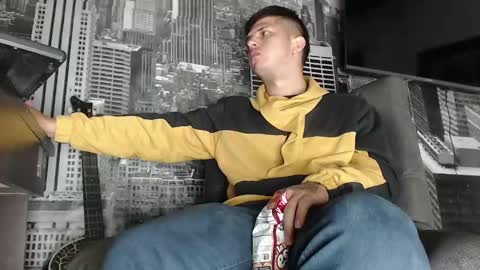 Snapshot of theangelmiguel chatting on December 2024 04:58:02 AM Miguel Angel online show from December 2024 04:58:02 AM