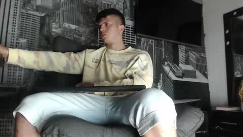 Snapshot of theangelmiguel chatting on January 2025 06:09:02 AM Miguel Angel online show from January 2025 06:09:02 AM