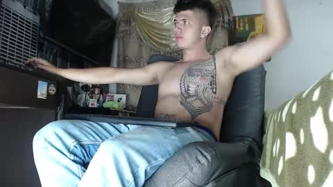 Snapshot of theangelmiguel chatting on February 2025 04:04:01 AM Miguel Angel online show from February 2025 04:04:01 AM