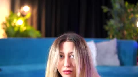 TheaOrre online show from April 2026 07:07:02 PM