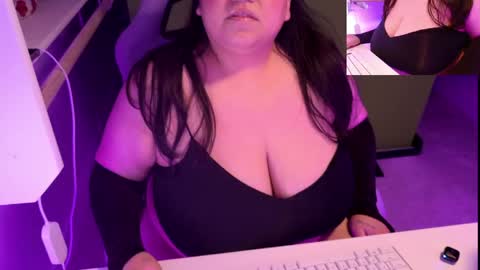 TheBouncingBetty online show from May 2026 02:42:02 AM