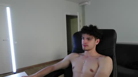 Snapshot of thebrad_holloway chatting on June 2026 05:01:02 PM Thebrad H online show from June 2026 05:01:02 PM