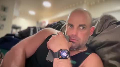 Snapshot of thebuzz777 chatting on February 2025 09:06:02 AM theBuzz777 online show from February 2025 09:06:02 AM