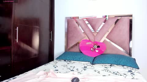 TheChicaNextDoor  online show from April 2026 11:16:01 PM