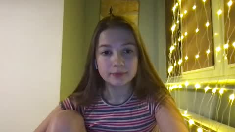 Snapshot of thecrystal chatting on January 2025 04:05:01 PM Crystal online show from January 2025 04:05:01 PM