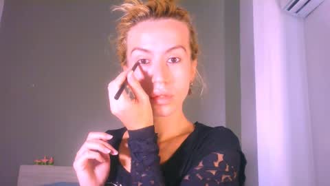 Snapshot of thedollxxxperience chatting on April 2026 03:18:01 AM Yolanda online show from April 2026 03:18:01 AM