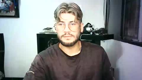 Snapshot of thedragonboyxxx chatting on March 2026 04:05:02 AM thedragonboyxxx online show from March 2026 04:05:02 AM