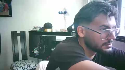 Snapshot of thedragonboyxxx chatting on April 2026 02:44:01 PM thedragonboyxxx online show from April 2026 02:44:01 PM