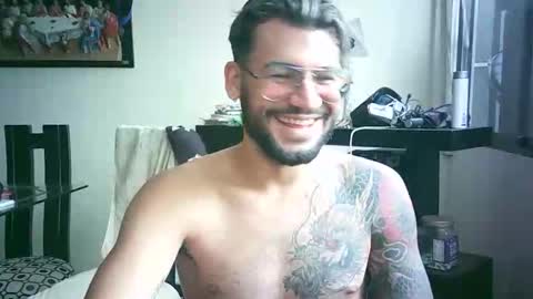 Snapshot of thedragonboyxxx chatting on April 2026 07:15:02 PM thedragonboyxxx online show from April 2026 07:15:02 PM