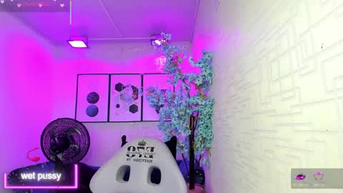 Theia  online show from November 2025 12:37:02 PM