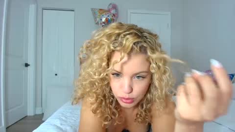 Lily Marie online show from January 2025 09:11:02 PM