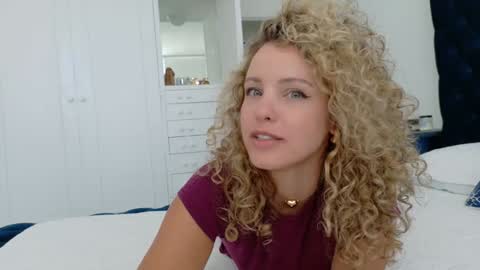 Lily Marie online show from September 2025 06:19:02 PM