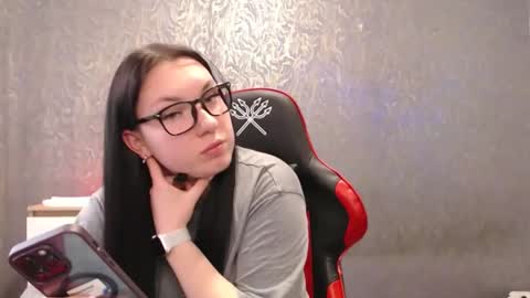 Lisa online show from April 2026 10:58:01 AM