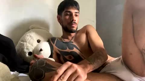 Snapshot of themarttinguyyy chatting on December 2024 01:53:02 PM themarttinguyyy online show from December 2024 01:53:02 PM