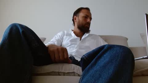 TheMonarchGoat online show from November 2025 10:31:01 AM