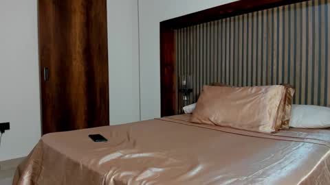 Snapshot of thenewclass chatting on January 2026 07:14:01 AM Andriw and Maiol online show from January 2026 07:14:01 AM