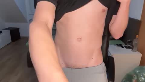 Snapshot of thenofaceguyy chatting on September 2025 06:08:02 PM Tommy Next Stream starting at 9 AM CEST Thersday 10TH  online show from September 2025 06:08:02 PM