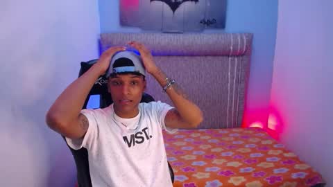 Snapshot of theo_088_ chatting on March 2026 09:18:02 PM THEO online show from March 2026 09:18:02 PM