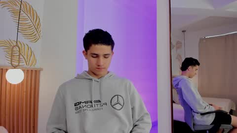  THEO- MATEO  online show from December 2024 01:22:02 PM