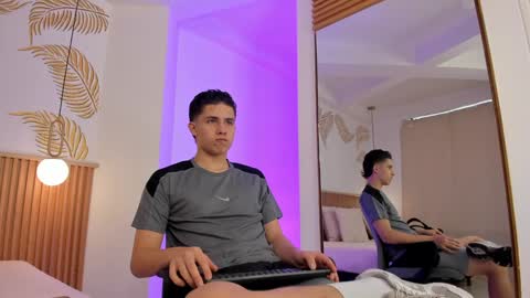 Snapshot of theohawke_ chatting on December 2024 01:53:02 PM THEO- MATEO online show from December 2024 01:53:02 PM