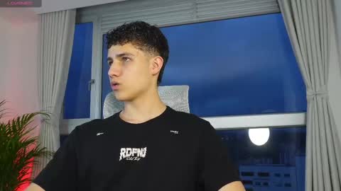 Snapshot of theohawke_ chatting on February 2025 11:11:02 PM THEO- MATEO online show from February 2025 11:11:02 PM