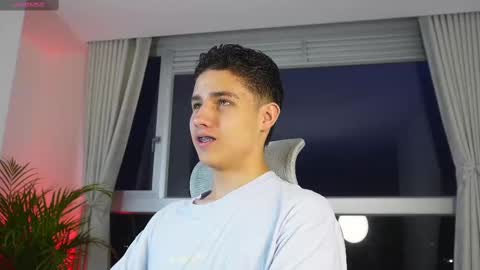 Snapshot of theohawke_ chatting on February 2025 11:23:02 PM THEO- MATEO online show from February 2025 11:23:02 PM