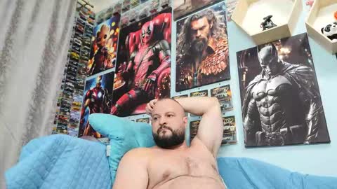 Snapshot of thephenomone chatting on September 2025 04:40:01 PM Chris online show from September 2025 04:40:01 PM