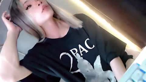 Snapshot of theprecious_pearl chatting on September 2025 10:54:01 PM Precious love online show from September 2025 10:54:01 PM