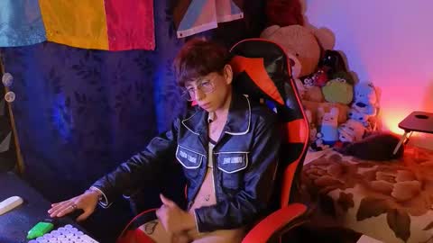 Snapshot of theprince_red chatting on October 2025 10:18:02 PM Matt independent model online show from October 2025 10:18:02 PM