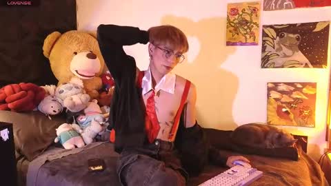 Snapshot of theprince_red chatting on April 2026 08:42:02 PM Matt independent model online show from April 2026 08:42:02 PM