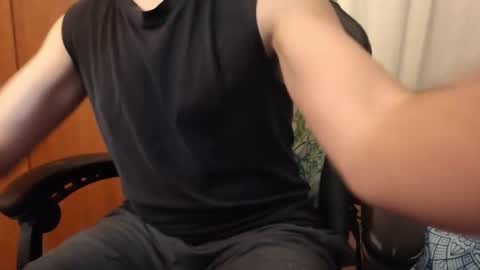 Snapshot of therandomniceboy chatting on December 2025 05:51:02 PM therandomniceboy online show from December 2025 05:51:02 PM