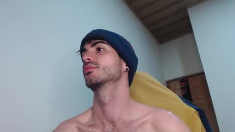 Snapshot of therazhanen chatting on January 2026 06:28:01 AM Santiago Enrique online show from January 2026 06:28:01 AM