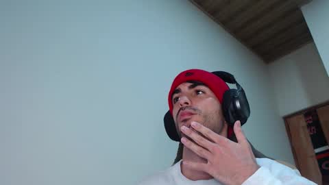 Snapshot of therazhanen chatting on February 2026 04:40:02 AM Santiago Enrique online show from February 2026 04:40:02 AM