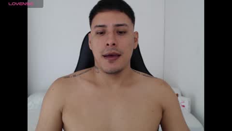 Snapshot of therokalejandro chatting on January 2025 01:19:02 PM ALEJANDRO online show from January 2025 01:19:02 PM