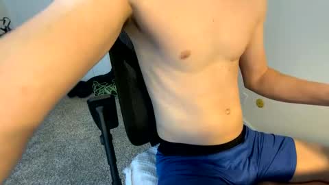 Snapshot of therunnerboy chatting on May 2026 10:28:02 PM therunnerboy online show from May 2026 10:28:02 PM