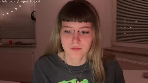 LISA                                            online show from April 2026 07:58:01 PM