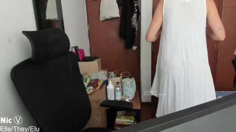 Nicole online show from April 2026 03:02:01 PM