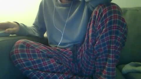 Scarf guy online show from January 2026 07:23:01 PM