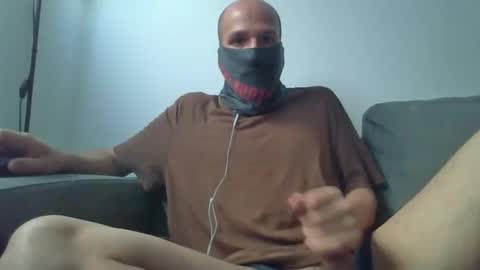 Snapshot of thetubedscarfguy chatting on May 2026 06:05:02 PM Scarf guy online show from May 2026 06:05:02 PM