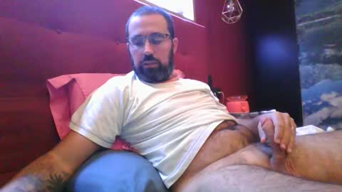 Snapshot of theviper1990 chatting on November 2025 12:43:02 AM Carlos1990 online show from November 2025 12:43:02 AM