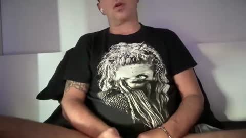 Snapshot of thewho81 chatting on June 2026 06:51:01 PM thewho81 online show from June 2026 06:51:01 PM