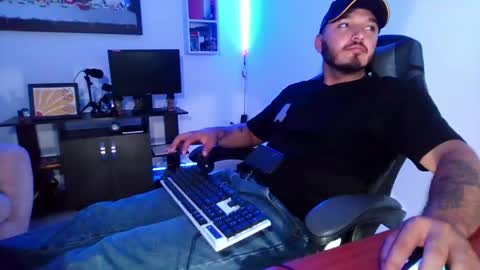 thiago_420 online show from May 2026 11:01:04 PM