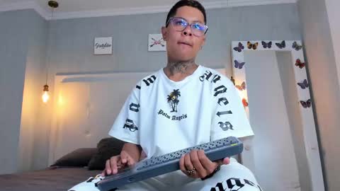 Thiago online show from March 2025 03:49:01 PM