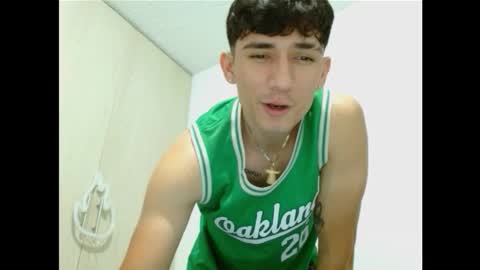 thiago_deseo69 online show from September 2025 11:38:02 PM