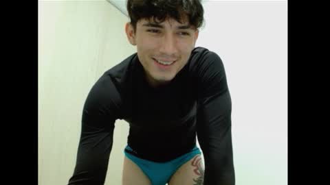 thiago_deseo69 online show from October 2025 12:00:01 AM