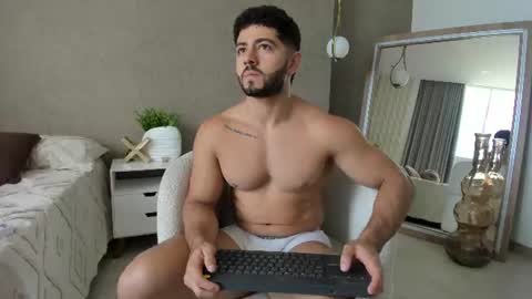 Snapshot of thiago_moretti chatting on July 2026 06:33:01 PM THIAGO online show from July 2026 06:33:01 PM