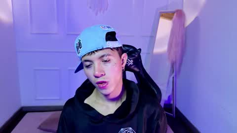 thiago_n_sam online show from October 2025 10:54:02 PM