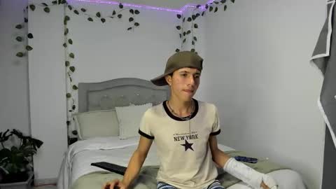 thiago_n_sam online show from January 2026 06:40:02 AM