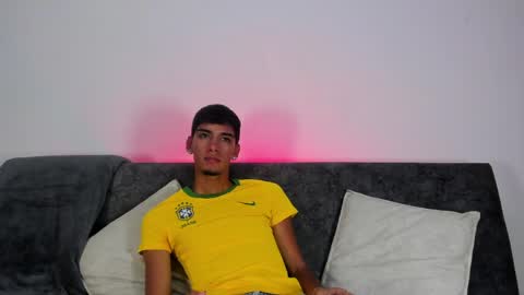 Snapshot of thiago_ortizz chatting on April 2026 02:54:01 AM Thiago online show from April 2026 02:54:01 AM