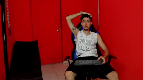 Snapshot of thiago_preston chatting on April 2026 07:43:01 PM Thiago online show from April 2026 07:43:01 PM